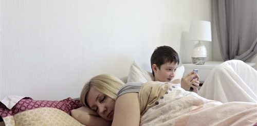 Сын Сделал Куни Матери